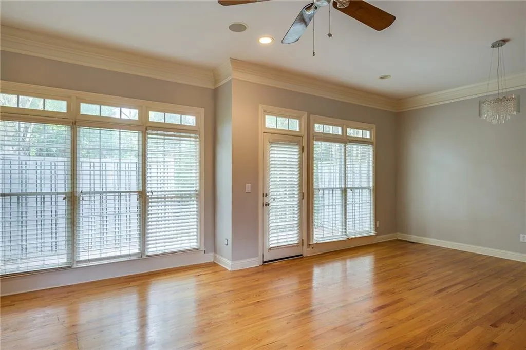 198 Meeting Lane, Sandy Springs, Georgia 30342, 3 Bedrooms Bedrooms, ,3 BathroomsBathrooms,Residential,Sold,198 Meeting Lane,7031967