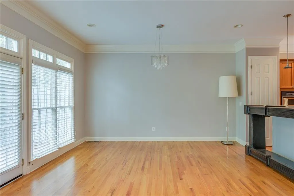 198 Meeting Lane, Sandy Springs, Georgia 30342, 3 Bedrooms Bedrooms, ,3 BathroomsBathrooms,Residential,Sold,198 Meeting Lane,7031967