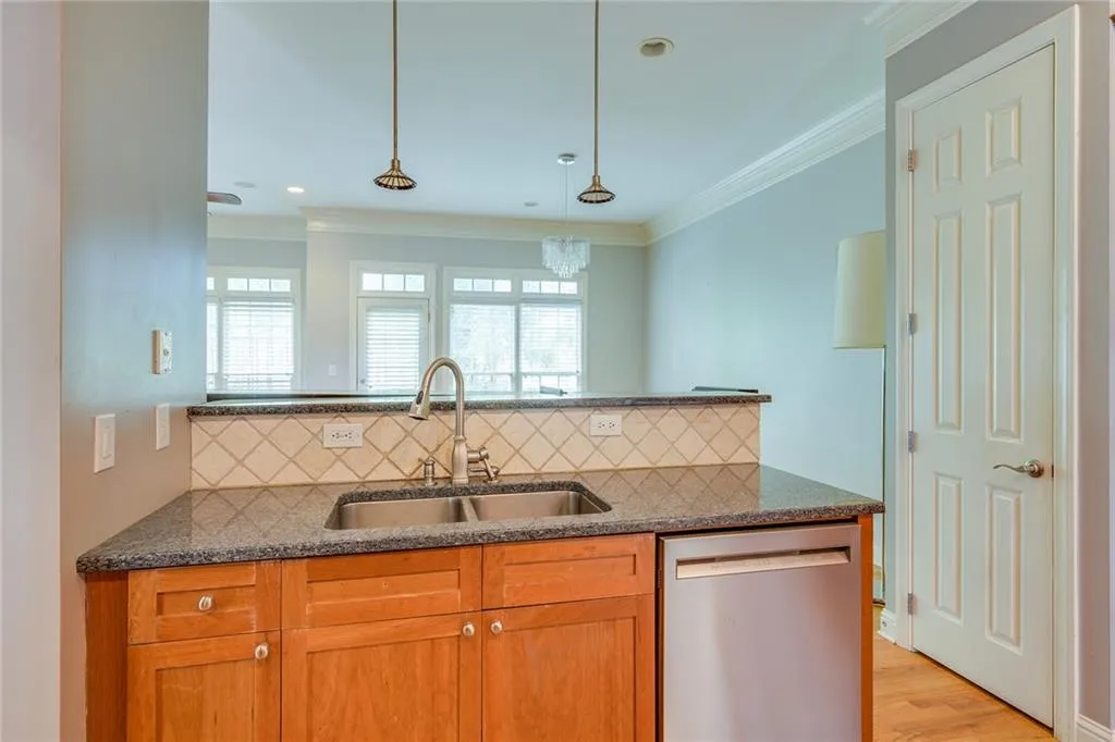 198 Meeting Lane, Sandy Springs, Georgia 30342, 3 Bedrooms Bedrooms, ,3 BathroomsBathrooms,Residential,Sold,198 Meeting Lane,7031967