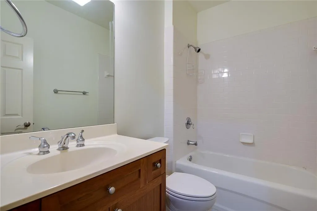 198 Meeting Lane, Sandy Springs, Georgia 30342, 3 Bedrooms Bedrooms, ,3 BathroomsBathrooms,Residential,Sold,198 Meeting Lane,7031967