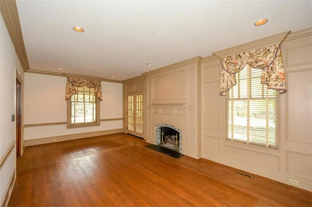 3784 Club Drive, Atlanta, Georgia 30319, 3 Bedrooms Bedrooms, ,3 BathroomsBathrooms,Residential,Sold,3784 Club Drive,5850974 3784 Club Drive, Atlanta, Georgia 30319, 3 Bedrooms Bedrooms, ,3 BathroomsBathrooms,Residential,Sold,3784 Club Drive,5850974