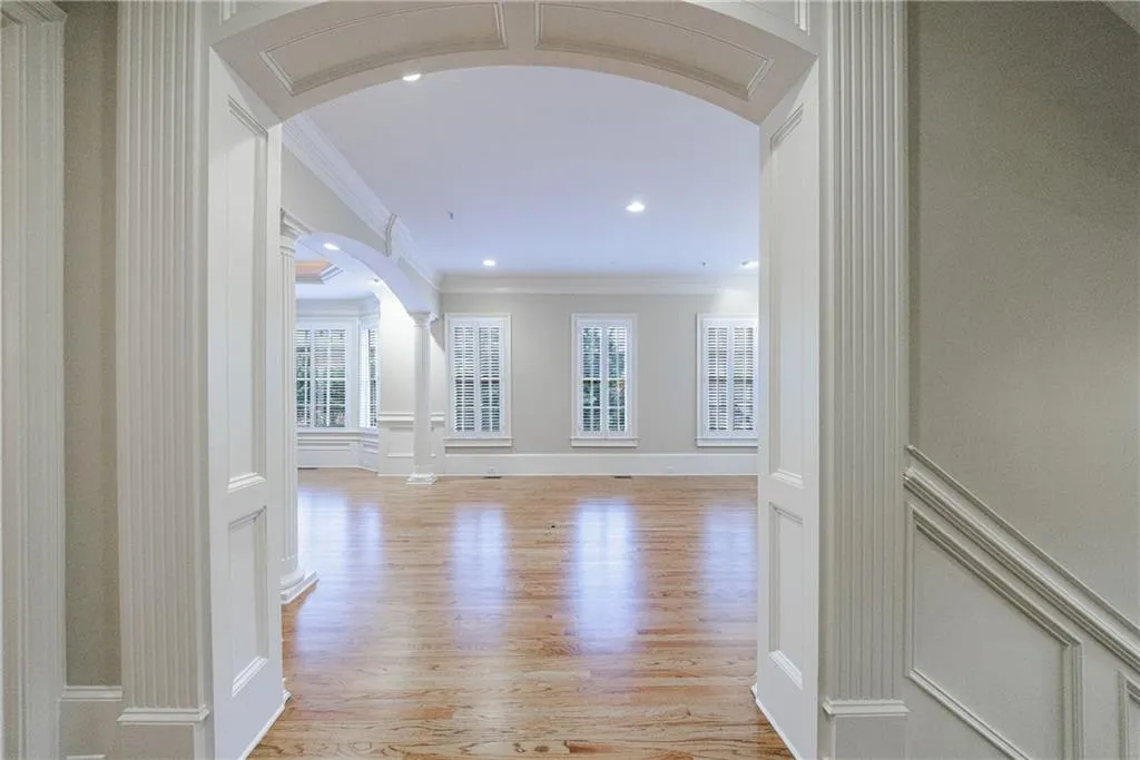 3707 Peachtree Road Ne Unit 1, Atlanta, Georgia 30319, 5 Bedrooms Bedrooms, ,4 BathroomsBathrooms,Residential,Sold,3707 Peachtree Road Ne Unit 1,7470600