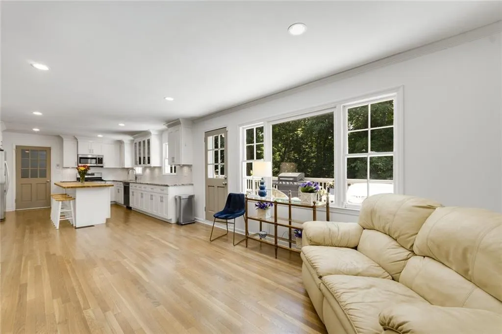 6585 Bridgewood Valley Road, Atlanta, Georgia 30328, 5 Bedrooms Bedrooms, ,3 BathroomsBathrooms,Residential,Sold,6585 Bridgewood Valley Road,7052530