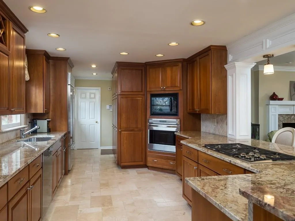 1005 The 16th Fairway Road, Sandy Springs, Georgia 30350, 5 Bedrooms Bedrooms, ,5 BathroomsBathrooms,Residential,Sold,1005 The 16th Fairway Road,5632407