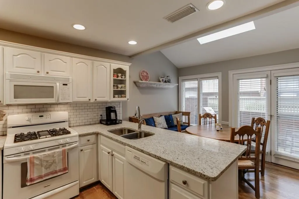 8 Westfair Court Unit 8, Atlanta, Georgia 30328, 4 Bedrooms Bedrooms, ,2 BathroomsBathrooms,Residential,Sold,8 Westfair Court Unit 8,5972495