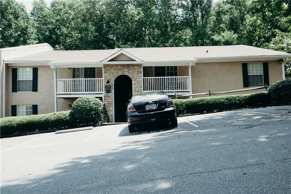 3175 Seven Pines Court Unit 106, Atlanta, Georgia 30339, 2 Bedrooms Bedrooms, ,2 BathroomsBathrooms,Residential,Sold,3175 Seven Pines Court Unit 106,6059935