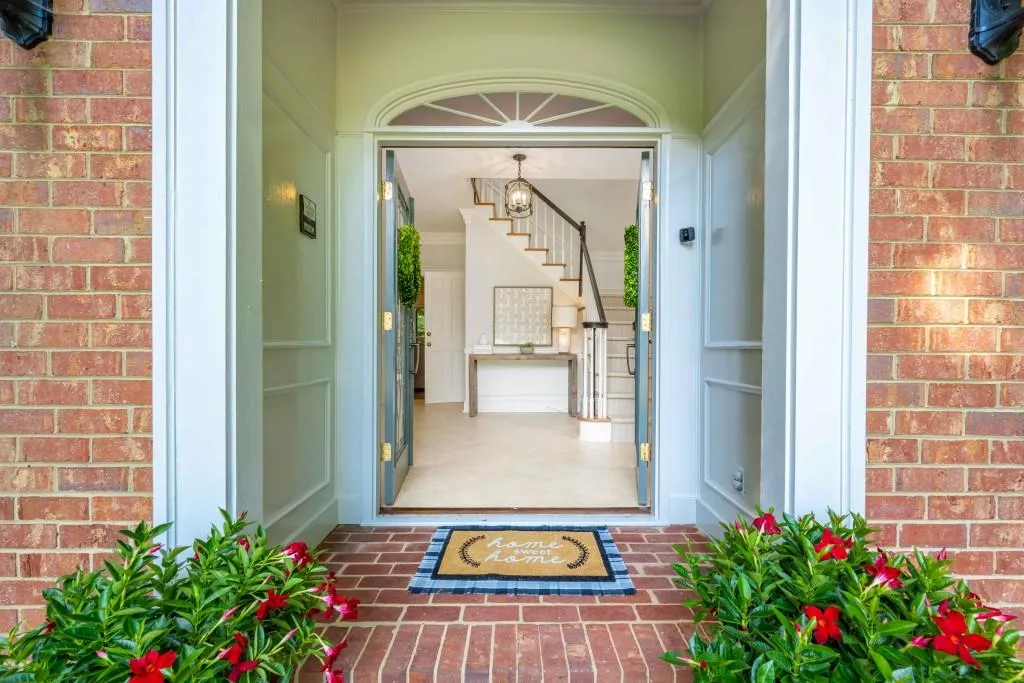 595 Bittersweet Trail, Sandy Springs, Georgia 30350, 5 Bedrooms Bedrooms, ,4 BathroomsBathrooms,Residential,Sold,595 Bittersweet Trail,7108148