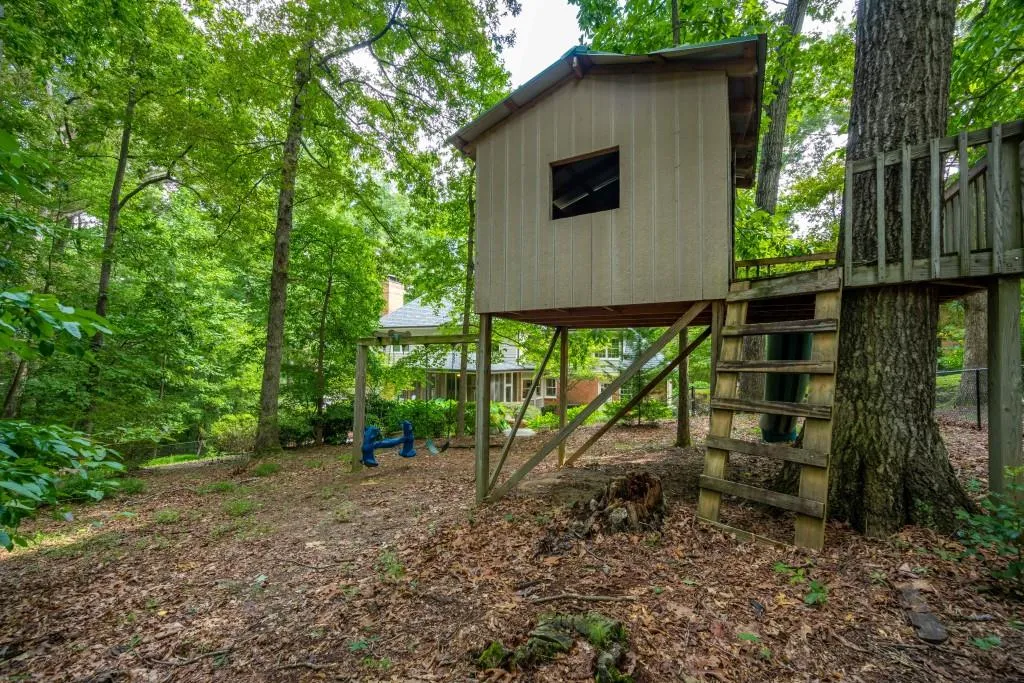 595 Bittersweet Trail, Sandy Springs, Georgia 30350, 5 Bedrooms Bedrooms, ,4 BathroomsBathrooms,Residential,Sold,595 Bittersweet Trail,7108148