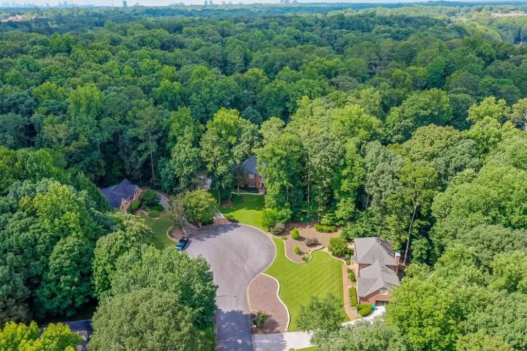 595 Bittersweet Trail, Sandy Springs, Georgia 30350, 5 Bedrooms Bedrooms, ,4 BathroomsBathrooms,Residential,Sold,595 Bittersweet Trail,7108148