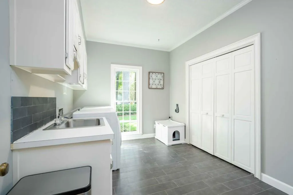 595 Bittersweet Trail, Sandy Springs, Georgia 30350, 5 Bedrooms Bedrooms, ,4 BathroomsBathrooms,Residential,Sold,595 Bittersweet Trail,7108148