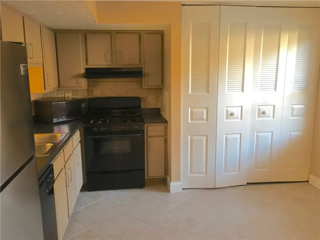 8816 Long Beach Circle Unit 8816, Atlanta, Georgia 30350, 2 Bedrooms Bedrooms, ,2 BathroomsBathrooms,Residential,Sold,8816 Long Beach Circle Unit 8816,5778152