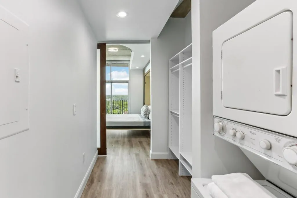 943 Peachtree Street Ne Unit 1515, Atlanta, Georgia 30309, 1 Bedroom Bedrooms, ,1 BathroomBathrooms,Residential,For Sale,943 Peachtree Street Ne Unit 1515,7620224