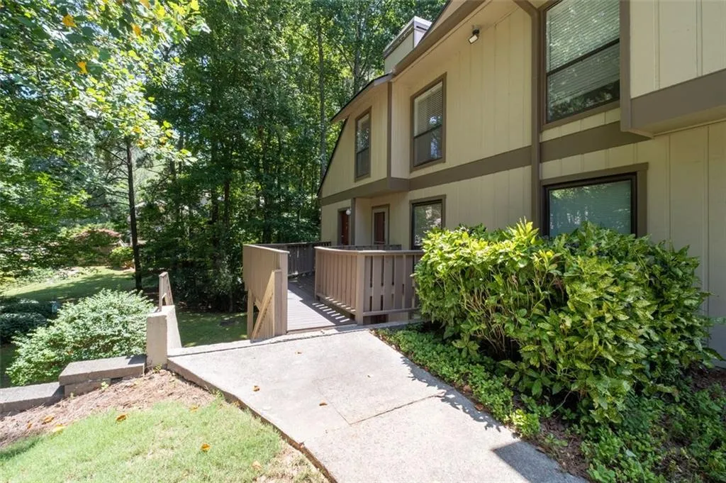 1203 Woodcliff Drive, Sandy Springs, Georgia 30350, 2 Bedrooms Bedrooms, ,2 BathroomsBathrooms,Residential,Sold,1203 Woodcliff Drive,7417819