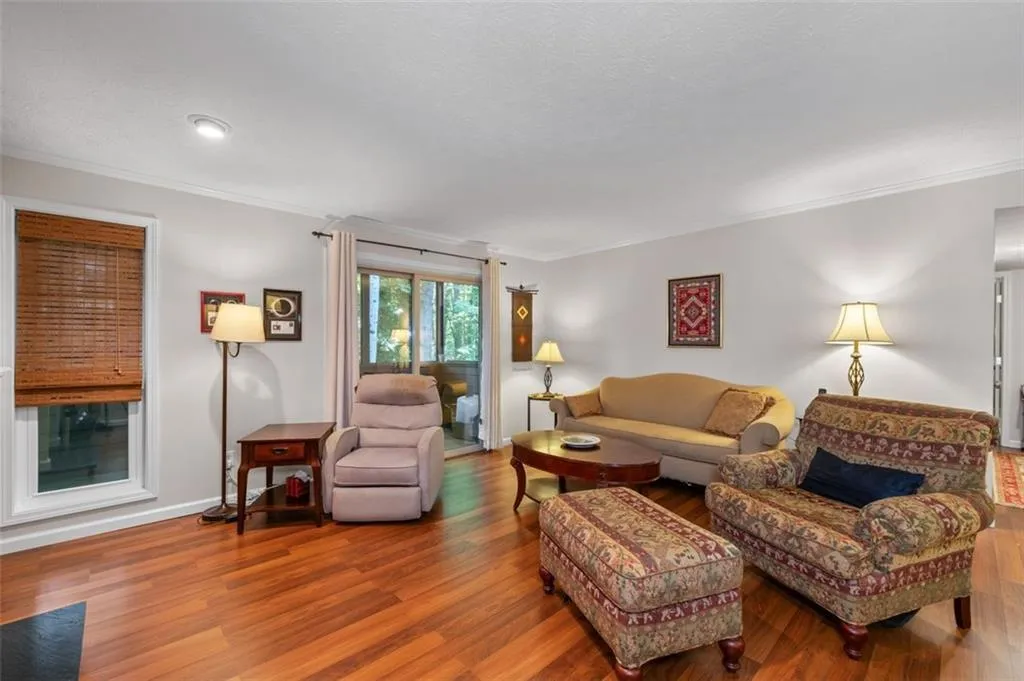 1203 Woodcliff Drive, Sandy Springs, Georgia 30350, 2 Bedrooms Bedrooms, ,2 BathroomsBathrooms,Residential,Sold,1203 Woodcliff Drive,7417819