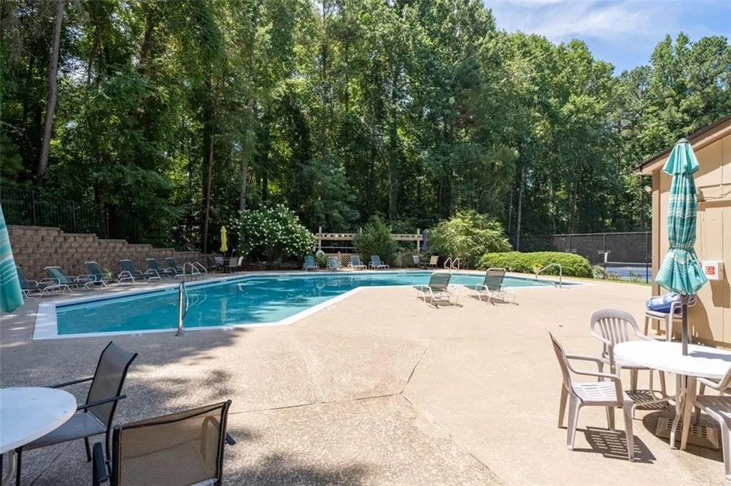 1203 Woodcliff Drive, Sandy Springs, Georgia 30350, 2 Bedrooms Bedrooms, ,2 BathroomsBathrooms,Residential,Sold,1203 Woodcliff Drive,7417819