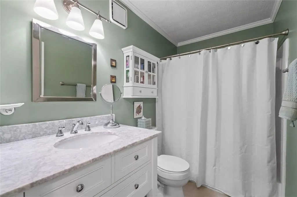 1203 Woodcliff Drive, Sandy Springs, Georgia 30350, 2 Bedrooms Bedrooms, ,2 BathroomsBathrooms,Residential,Sold,1203 Woodcliff Drive,7417819