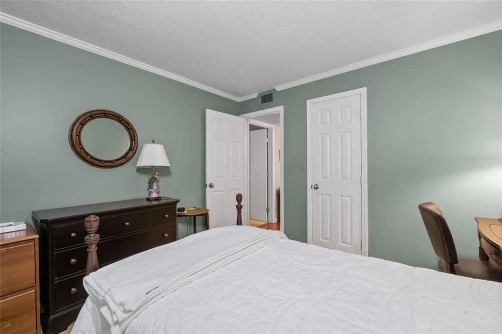 1203 Woodcliff Drive, Sandy Springs, Georgia 30350, 2 Bedrooms Bedrooms, ,2 BathroomsBathrooms,Residential,Sold,1203 Woodcliff Drive,7417819