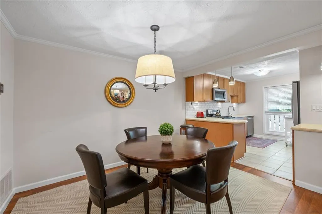 1203 Woodcliff Drive, Sandy Springs, Georgia 30350, 2 Bedrooms Bedrooms, ,2 BathroomsBathrooms,Residential,Sold,1203 Woodcliff Drive,7417819