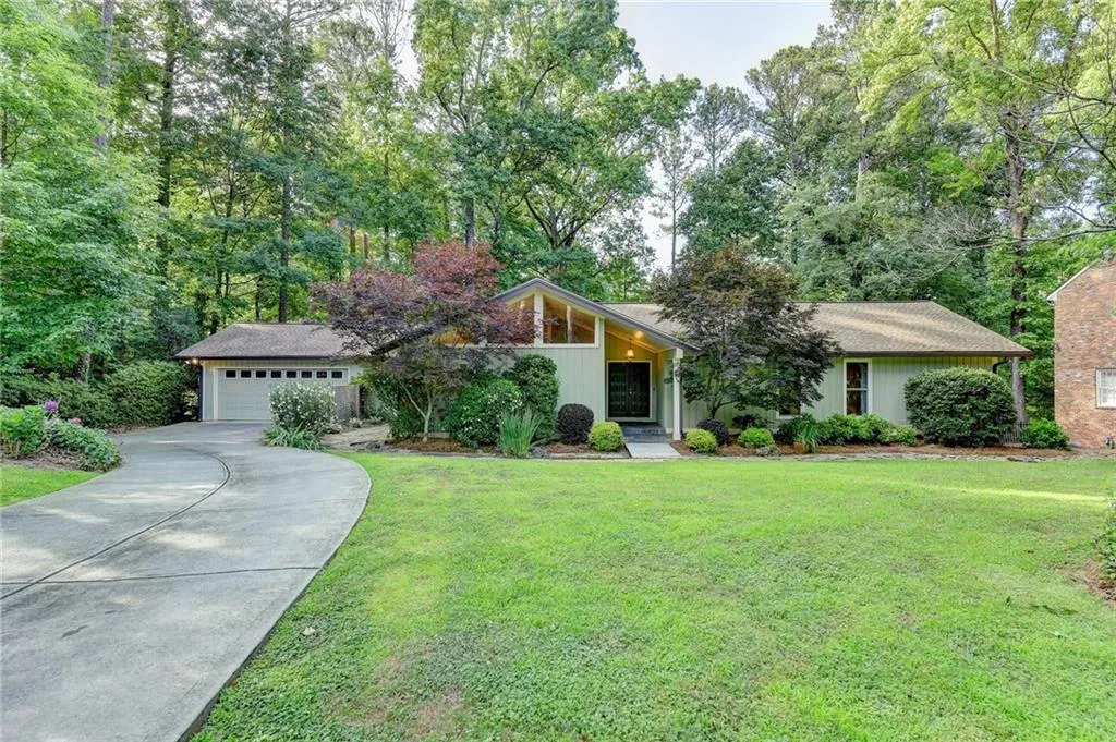 180 Mark Trail, Atlanta, Georgia 30328, 4 Bedrooms Bedrooms, ,3 BathroomsBathrooms,Residential,Sold,180 Mark Trail,7391916