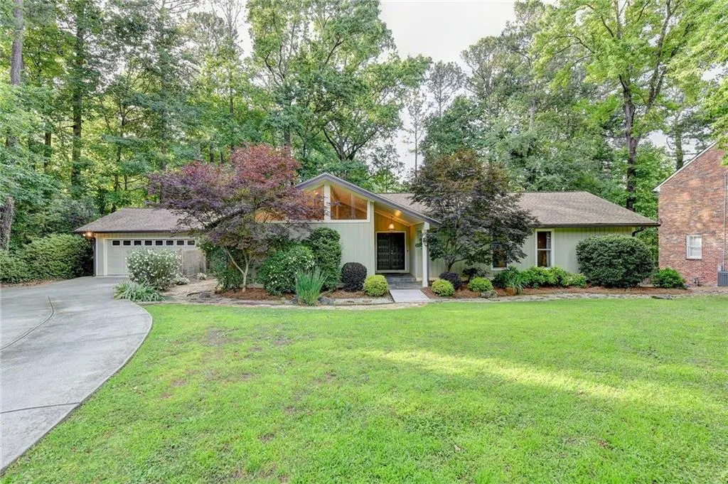 180 Mark Trail, Atlanta, Georgia 30328, 4 Bedrooms Bedrooms, ,3 BathroomsBathrooms,Residential,Sold,180 Mark Trail,7391916