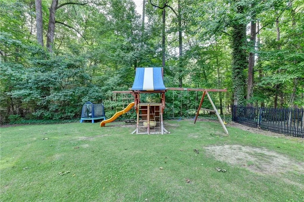 180 Mark Trail, Atlanta, Georgia 30328, 4 Bedrooms Bedrooms, ,3 BathroomsBathrooms,Residential,Sold,180 Mark Trail,7391916