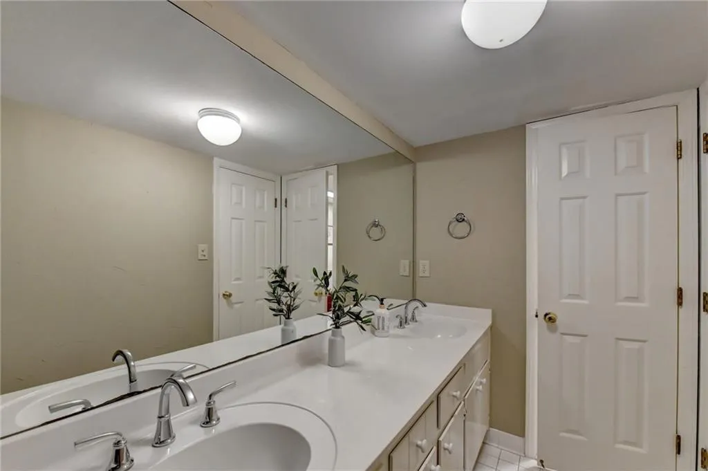 180 Mark Trail, Atlanta, Georgia 30328, 4 Bedrooms Bedrooms, ,3 BathroomsBathrooms,Residential,Sold,180 Mark Trail,7391916
