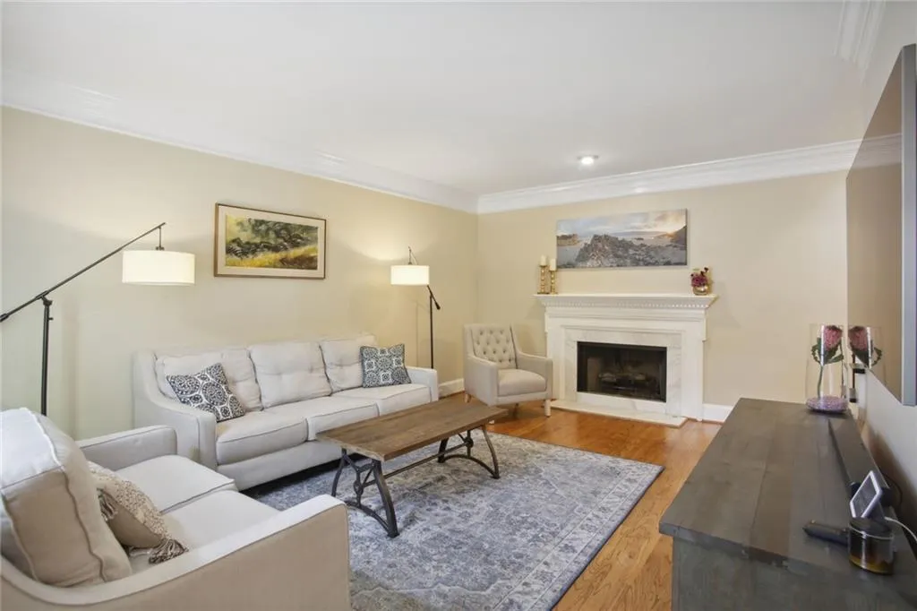 1030 Huntcliff Drive, Sandy Springs, Georgia 30350, 3 Bedrooms Bedrooms, ,2 BathroomsBathrooms,Residential,Sold,1030 Huntcliff Drive,7224560