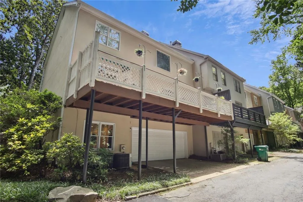 1030 Huntcliff Drive, Sandy Springs, Georgia 30350, 3 Bedrooms Bedrooms, ,2 BathroomsBathrooms,Residential,Sold,1030 Huntcliff Drive,7224560