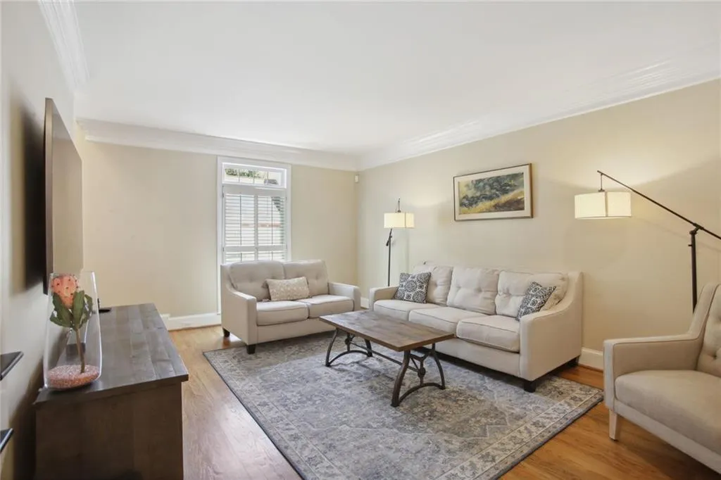 1030 Huntcliff Drive, Sandy Springs, Georgia 30350, 3 Bedrooms Bedrooms, ,2 BathroomsBathrooms,Residential,Sold,1030 Huntcliff Drive,7224560