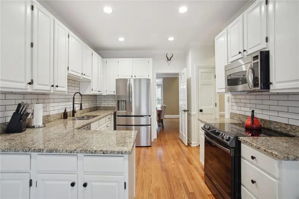 1030 Huntcliff Drive, Sandy Springs, Georgia 30350, 3 Bedrooms Bedrooms, ,2 BathroomsBathrooms,Residential,Sold,1030 Huntcliff Drive,7224560