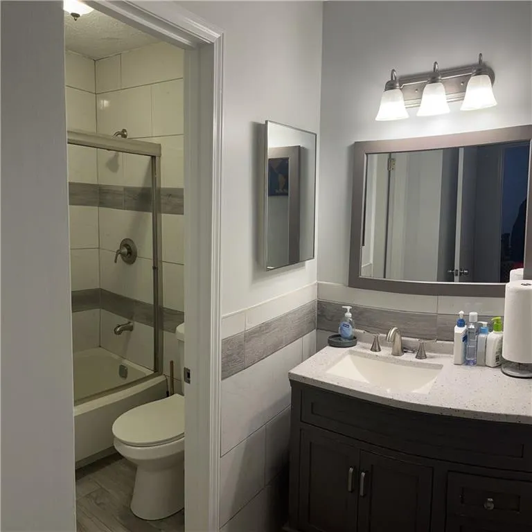 101 Natchez Trace, Sandy Springs, Georgia 30350, 2 Bedrooms Bedrooms, ,2 BathroomsBathrooms,Residential,Sold,101 Natchez Trace,6934976