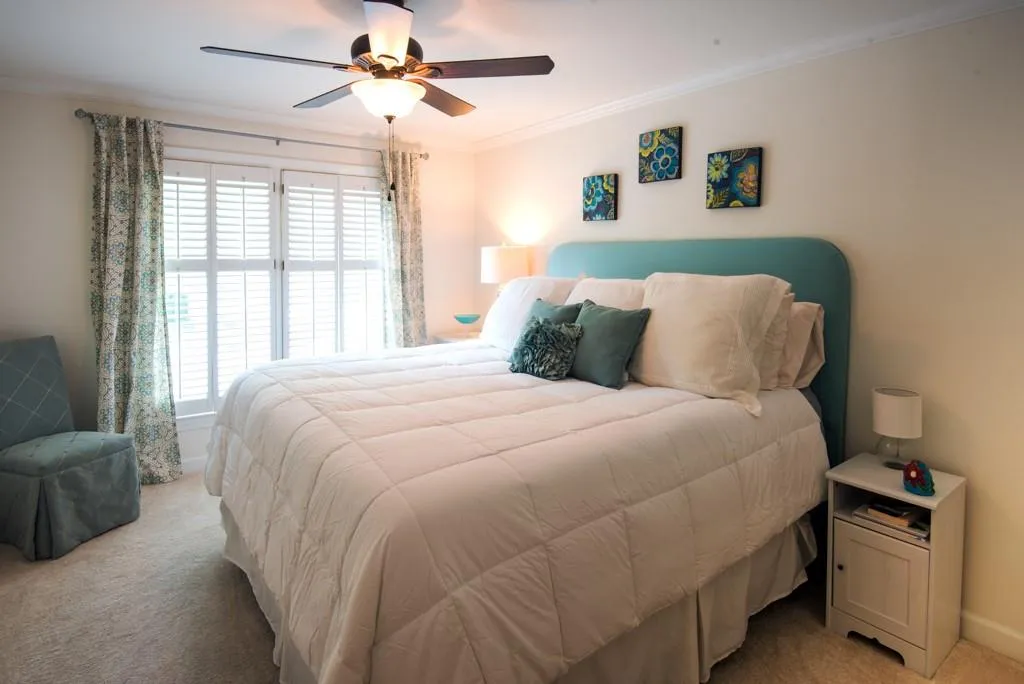 5644 River Oaks Place Unit 7-b, Atlanta, Georgia 30327, 4 Bedrooms Bedrooms, ,3 BathroomsBathrooms,Residential,Sold,5644 River Oaks Place Unit 7-b,6886483