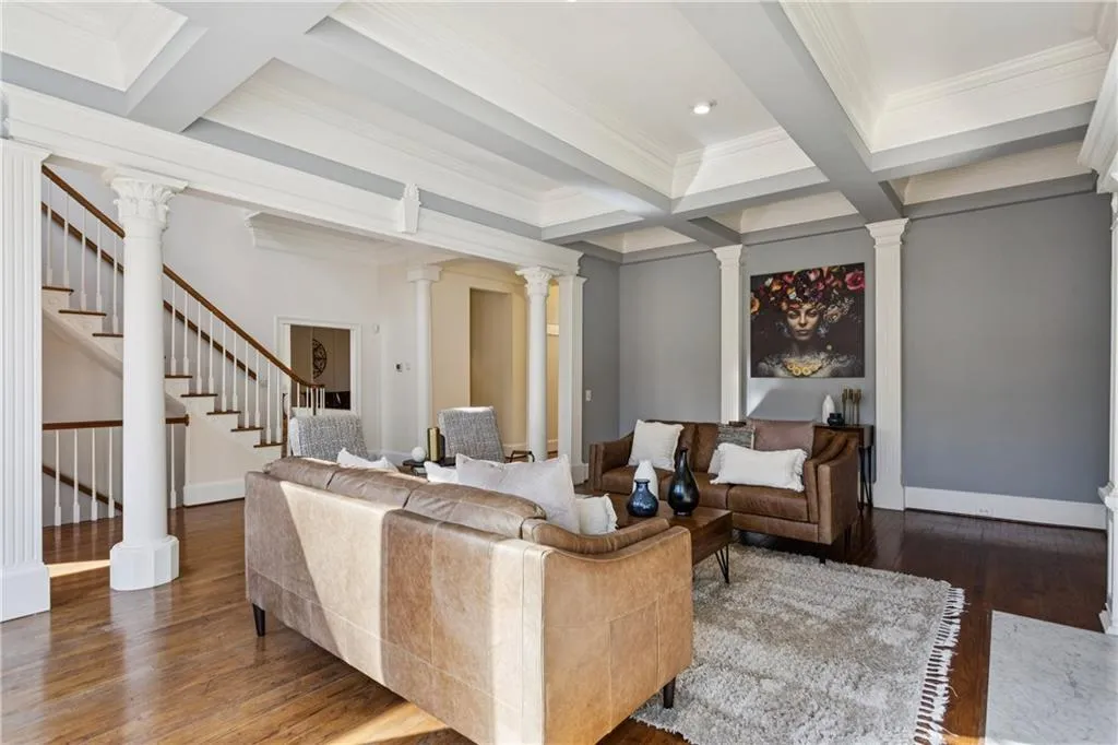 Gorgeous family room