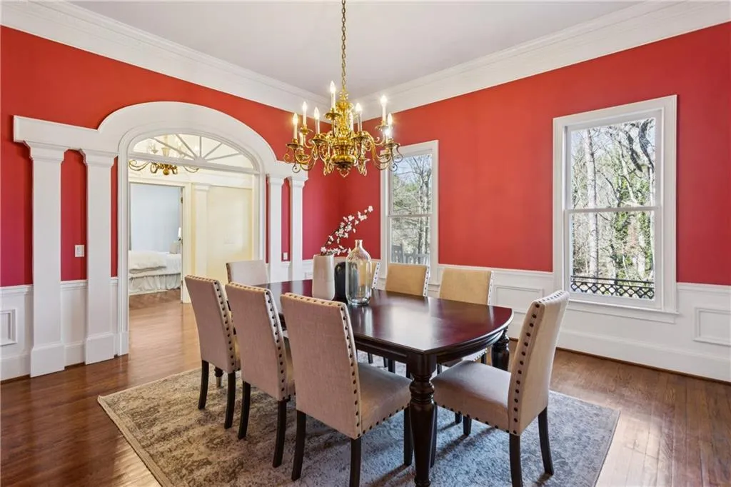 Dining room with high ceilings with plenty of seating