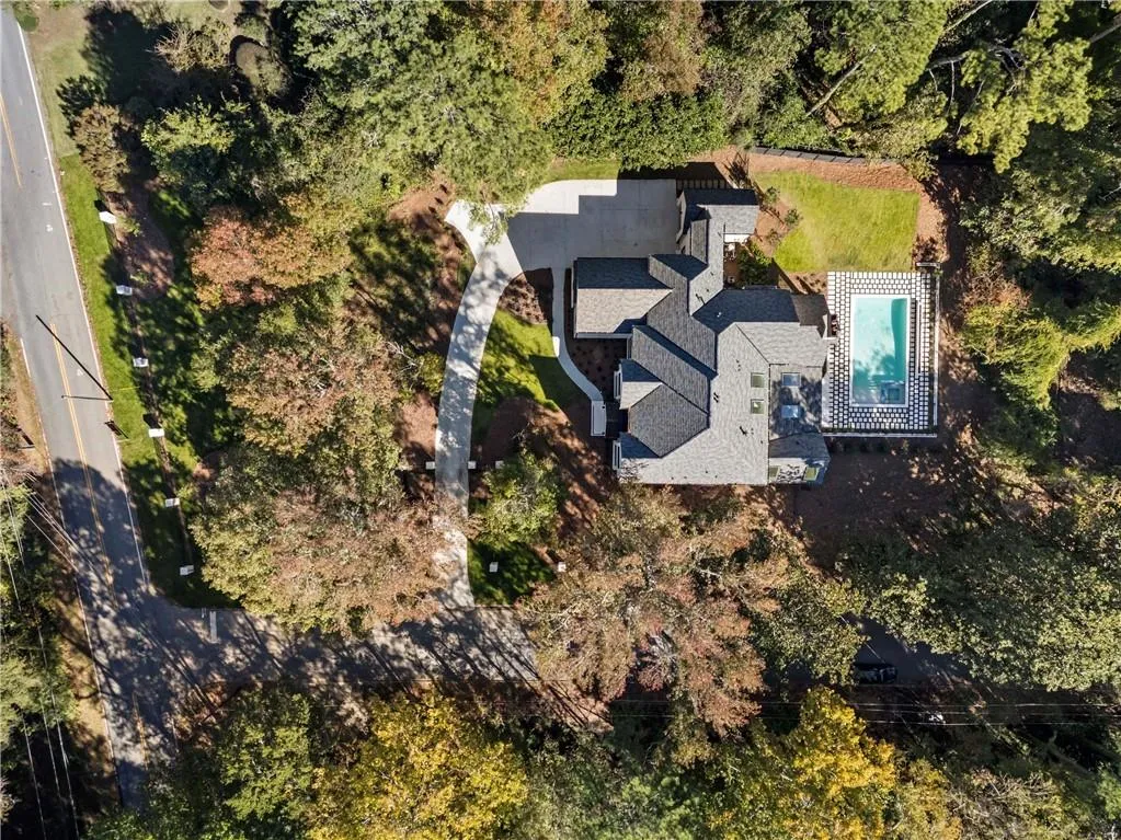 388 Londonberry Road Nw, Sandy Springs, Georgia 30327, 6 Bedrooms Bedrooms, ,7 BathroomsBathrooms,Residential,For Sale,388 Londonberry Road Nw,7669272