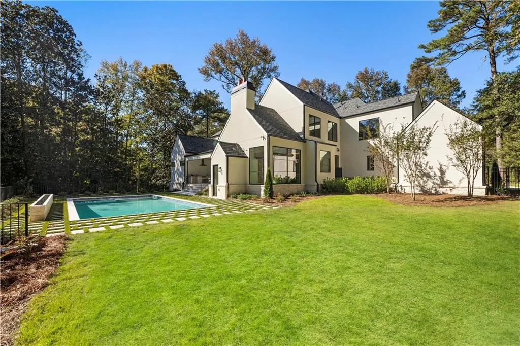 388 Londonberry Road Nw, Sandy Springs, Georgia 30327, 6 Bedrooms Bedrooms, ,7 BathroomsBathrooms,Residential,For Sale,388 Londonberry Road Nw,7669272