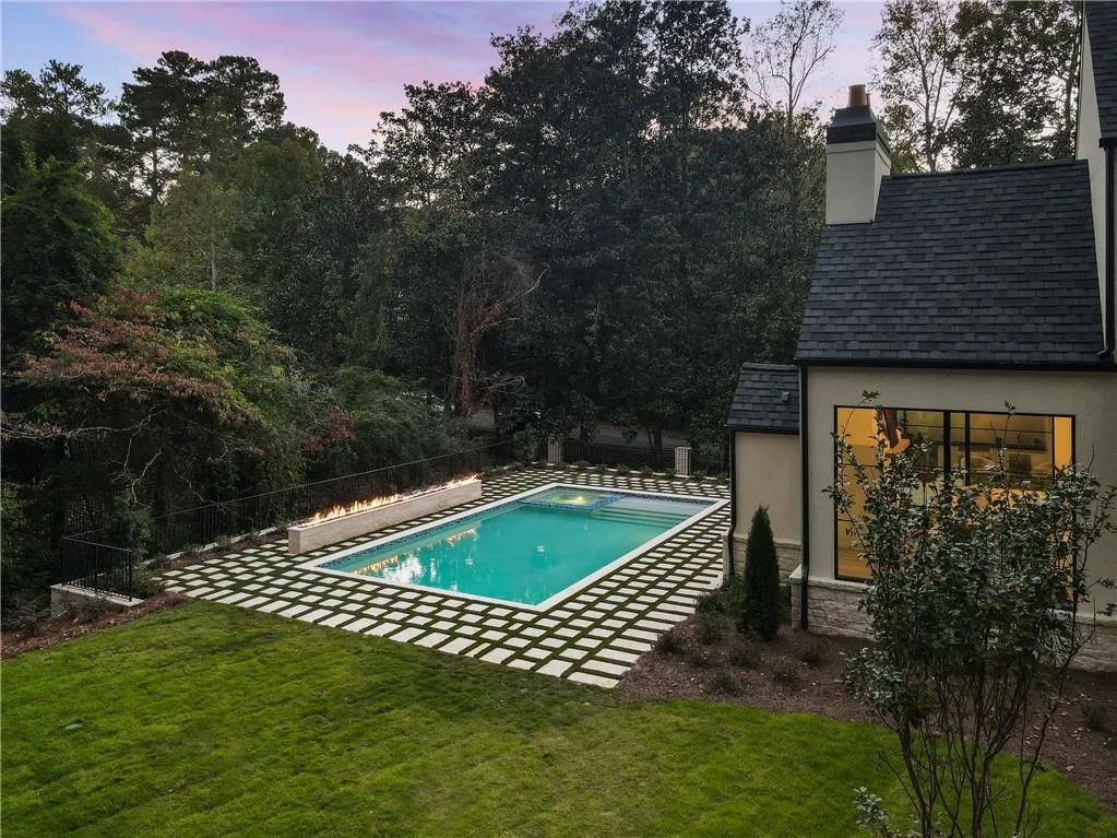 388 Londonberry Road Nw, Sandy Springs, Georgia 30327, 6 Bedrooms Bedrooms, ,7 BathroomsBathrooms,Residential,For Sale,388 Londonberry Road Nw,7669272