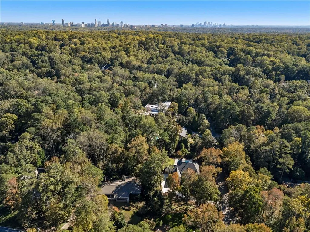 388 Londonberry Road Nw, Sandy Springs, Georgia 30327, 6 Bedrooms Bedrooms, ,7 BathroomsBathrooms,Residential,For Sale,388 Londonberry Road Nw,7669272