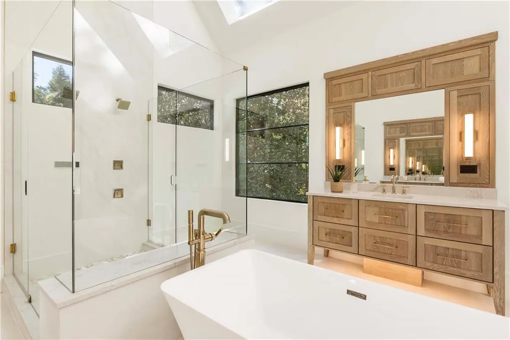 388 Londonberry Road Nw, Sandy Springs, Georgia 30327, 6 Bedrooms Bedrooms, ,7 BathroomsBathrooms,Residential,For Sale,388 Londonberry Road Nw,7669272