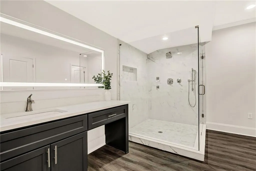 210 Rivermere Way, Sandy Springs, Georgia 30350, 6 Bedrooms Bedrooms, ,5 BathroomsBathrooms,Residential,Sold,210 Rivermere Way,7066470