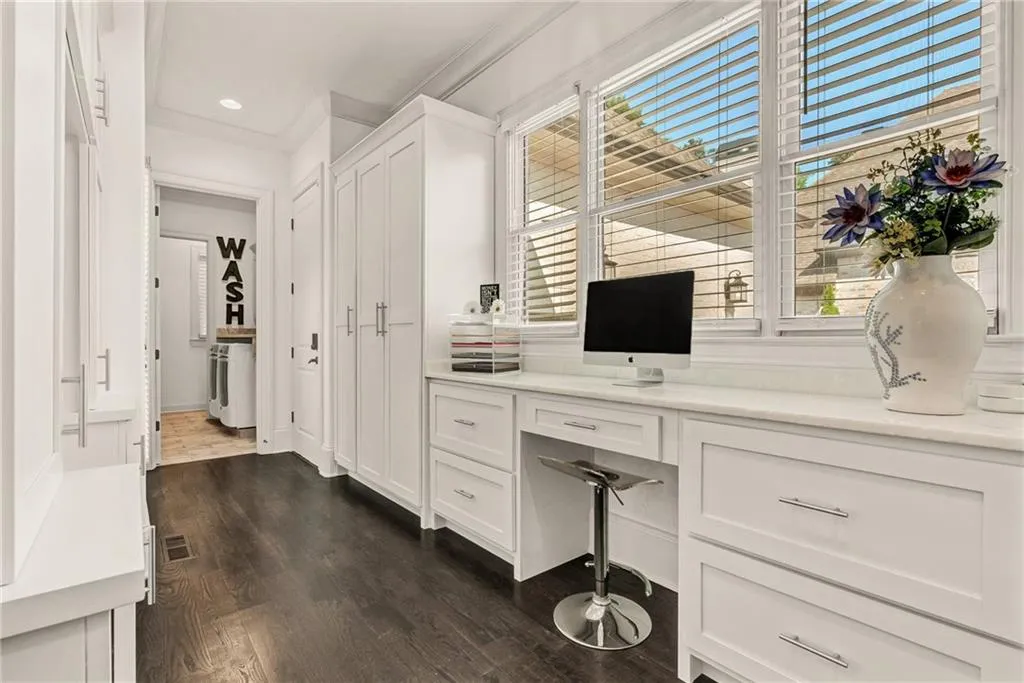 210 Rivermere Way, Sandy Springs, Georgia 30350, 6 Bedrooms Bedrooms, ,5 BathroomsBathrooms,Residential,Sold,210 Rivermere Way,7066470