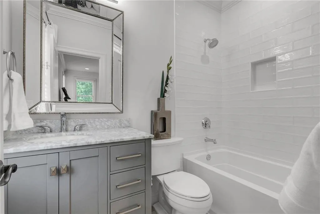 210 Rivermere Way, Sandy Springs, Georgia 30350, 6 Bedrooms Bedrooms, ,5 BathroomsBathrooms,Residential,Sold,210 Rivermere Way,7066470