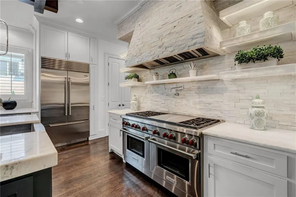 210 Rivermere Way, Sandy Springs, Georgia 30350, 6 Bedrooms Bedrooms, ,5 BathroomsBathrooms,Residential,Sold,210 Rivermere Way,7066470