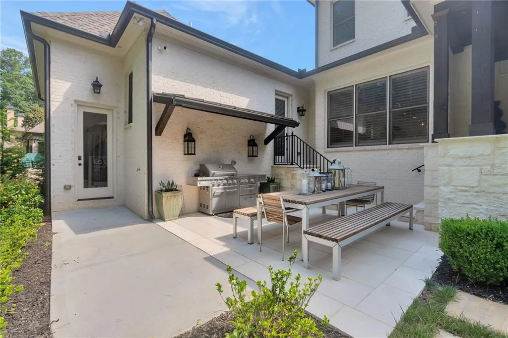 210 Rivermere Way, Sandy Springs, Georgia 30350, 6 Bedrooms Bedrooms, ,5 BathroomsBathrooms,Residential,Sold,210 Rivermere Way,7066470