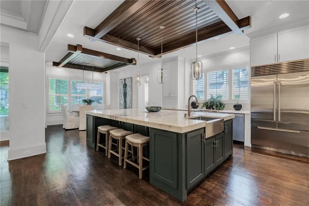 210 Rivermere Way, Sandy Springs, Georgia 30350, 6 Bedrooms Bedrooms, ,5 BathroomsBathrooms,Residential,Sold,210 Rivermere Way,7066470