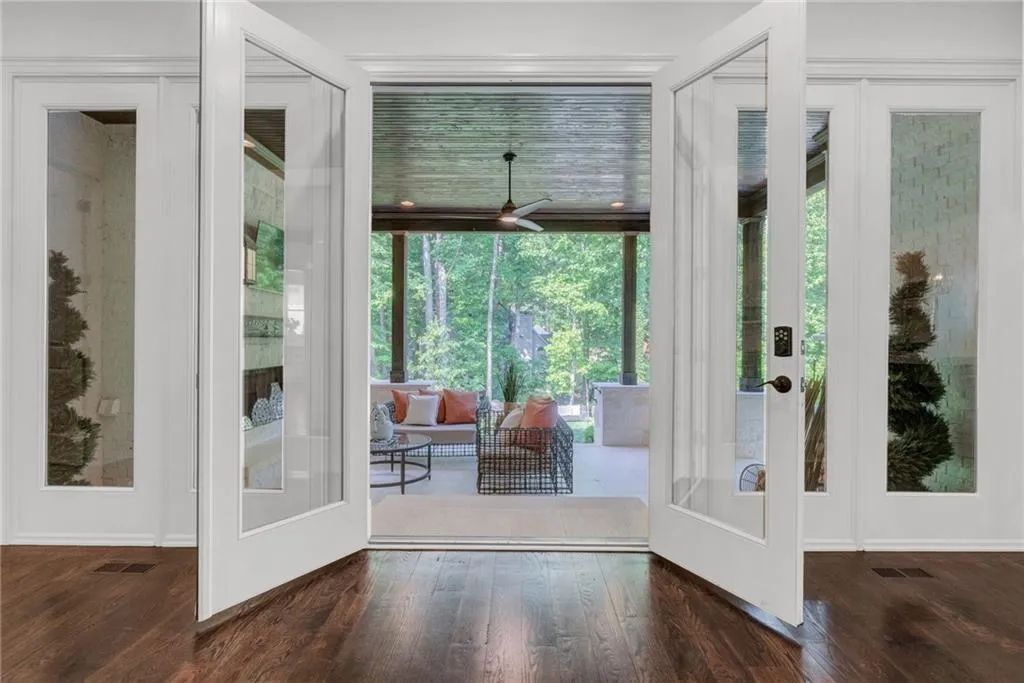 210 Rivermere Way, Sandy Springs, Georgia 30350, 6 Bedrooms Bedrooms, ,5 BathroomsBathrooms,Residential,Sold,210 Rivermere Way,7066470