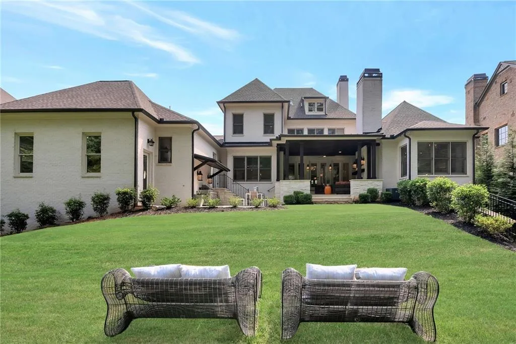 210 Rivermere Way, Sandy Springs, Georgia 30350, 6 Bedrooms Bedrooms, ,5 BathroomsBathrooms,Residential,Sold,210 Rivermere Way,7066470