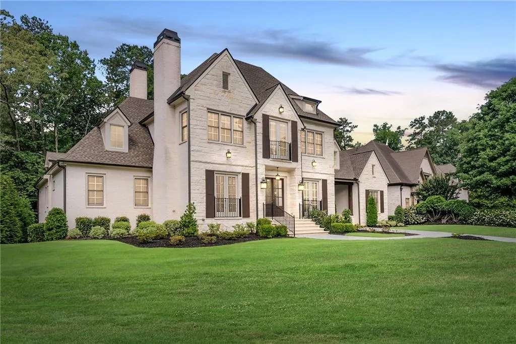 210 Rivermere Way, Sandy Springs, Georgia 30350, 6 Bedrooms Bedrooms, ,5 BathroomsBathrooms,Residential,Sold,210 Rivermere Way,7066470