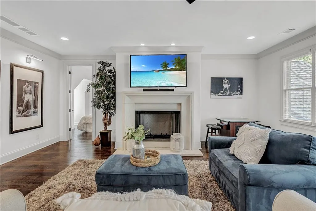 210 Rivermere Way, Sandy Springs, Georgia 30350, 6 Bedrooms Bedrooms, ,5 BathroomsBathrooms,Residential,Sold,210 Rivermere Way,7066470