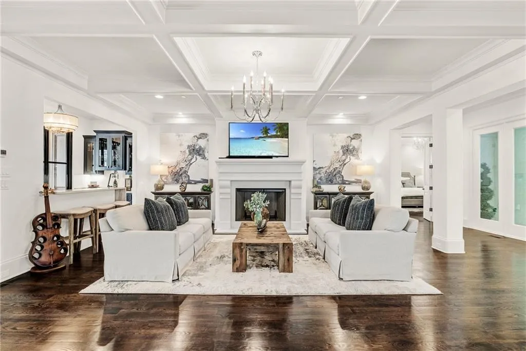 210 Rivermere Way, Sandy Springs, Georgia 30350, 6 Bedrooms Bedrooms, ,5 BathroomsBathrooms,Residential,Sold,210 Rivermere Way,7066470